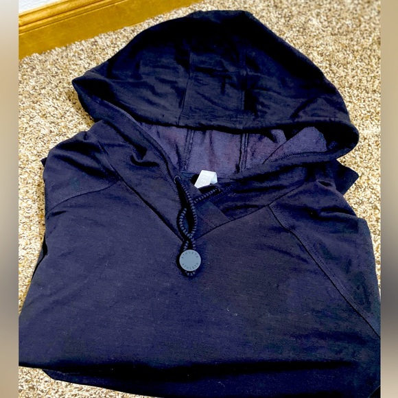 Althleta Hoodie Long Sleeve- NWOT- Color: Black Size Large - Picture 4 of 6